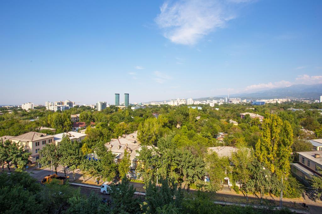 " Atakent " Panoramny Vid Quartira Apartman Almati Kültér fotó